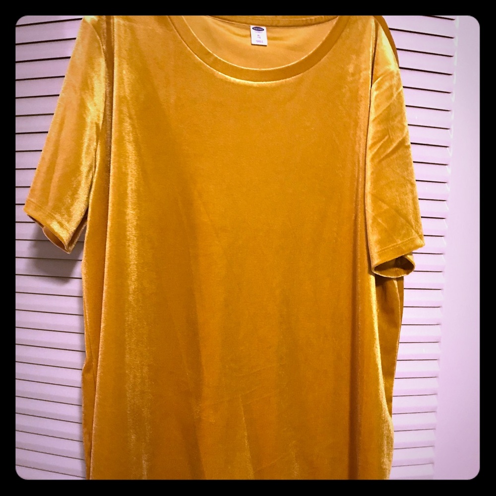 Mustard color velvet top